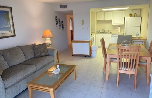 Imperial Heights Condominio | Stunning 2/2 Pool & Ocean View Condominium in Ormond by the Sea