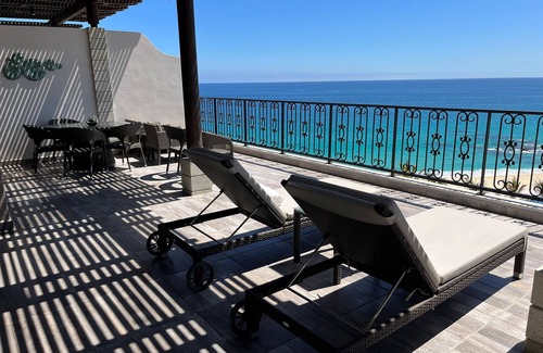 El Rosarito Condominio | Stunning 2 B/R ocean front condo near Cabo San Lucas