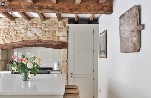 Upper Oddington Casa | Stunning 2 bed 2 ensuite cottage - excellent local pub