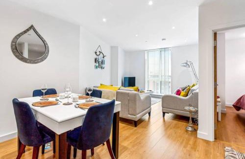 Bracknell Apartamento | STUNNING 2 BED/2 BATH IN TOWN CENTRE & PARKING!