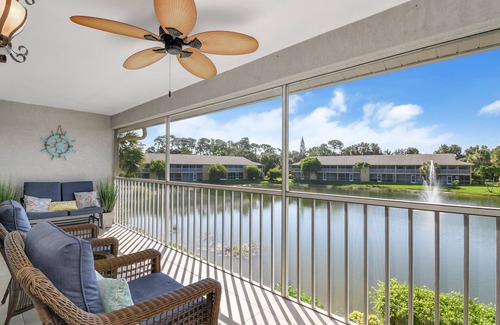 Imperial Golf Estates Condominio | Stunning 2 Bed 2Bath+Den Minutes Away From Beautiful White Sand Beaches
