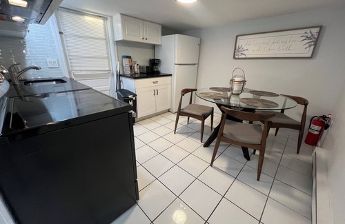 Revere Casa | Stunning 2 bed apt in Revere 15 mins to Boston