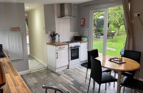 Denbigh Cabina | Stunning 2-bed Cabin in Nantglyn Denbigh