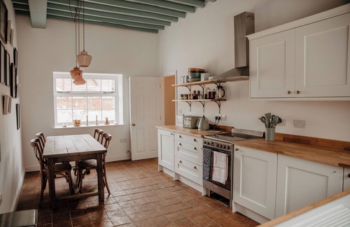 Hethel Cabaña | Stunning 2 bed cottage on rural country estate only 7 miles from Norwich
