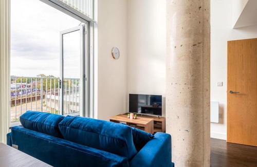 Rotherham Apartamento | Stunning 2 Bed Riverside Apartment with Balcony