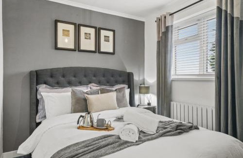 Chatham Apartamento | Stunning 2-bedroom house with free parking & WiFi