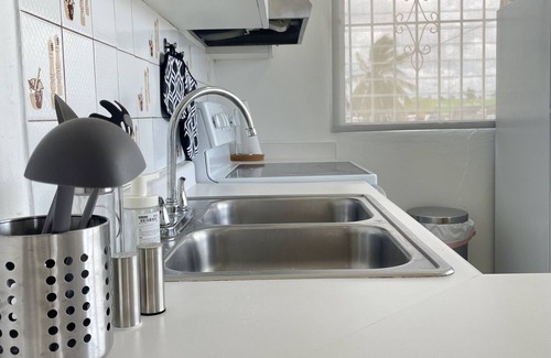 Sabana Abajo Apartamento | Stunning 2 BR Private Apartment with Free Laundry & Parking