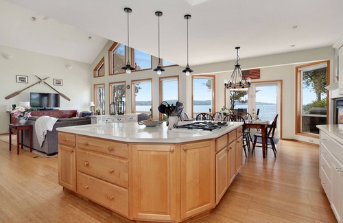 Blaine Casa | Impresionante casa frente al mar con vistas 2600sf spetacular
