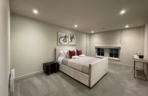 Chigwell Apartamento | Stunning 2BA, 2BR, Apt, Desirable Chigwell
