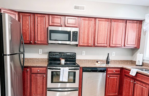 Laconia Condominio | Stunning 2br/2ba lake view sleeps six in Weirs