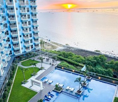 Tambo Apartamento | Stunning 2BR across Okada Manila with Sunset View