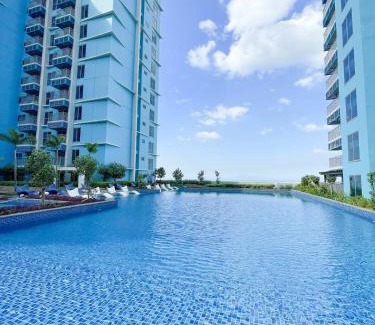 Tambo Apartamento | Stunning 2BR across Okada Manila with Sunset View