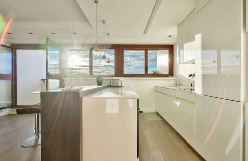 Plaisance Apartamento | Stunning 2BR Flat with pool & balcony view on Eiffel Tower