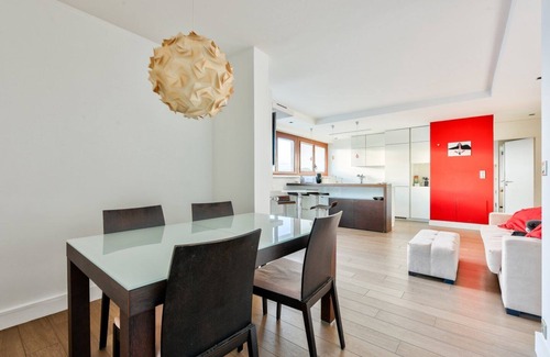 Plaisance Apartamento | Stunning 2BR Flat with pool & balcony view on Eiffel Tower