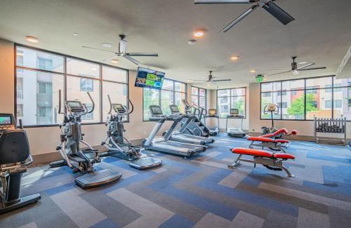 North Scottsdale Apartamento | Stunning 2BR Kierland Common, TPC Golf, Pool, Gym, W-D