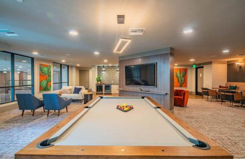 North Scottsdale Apartamento | Stunning 2BR Kierland Common, TPC Golf, Pool, Gym, W-D