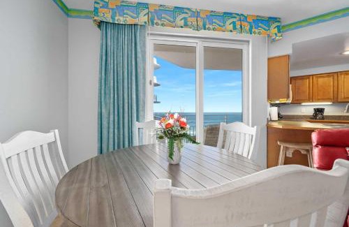 Brush - Stewarts Casa | Stunning 2BR Oceanfront Beach Villa - 3 Balconies