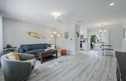 Naples Park Villa | Stunning 2BR Villa, 10min to Beach, a Perfect Getaway!
