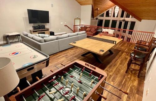 Clear Lake Casa | Stunning 3,400 sq ft Lake House w Boat Dock, Sauna, Steam Shower, and More