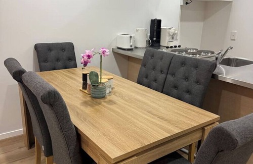 Parnell Apartamento | Stunning 3 bd 2 bth city apt - Pool and Carpark