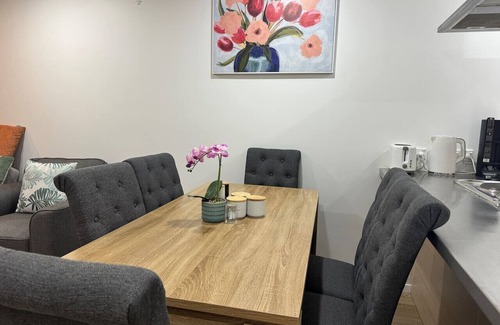 Parnell Apartamento | Stunning 3 bd 2 bth city apt - Pool and Carpark