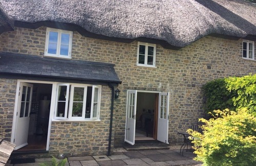 Evershot Cabaña | Stunning 3-bed Cottage in Dorchester
