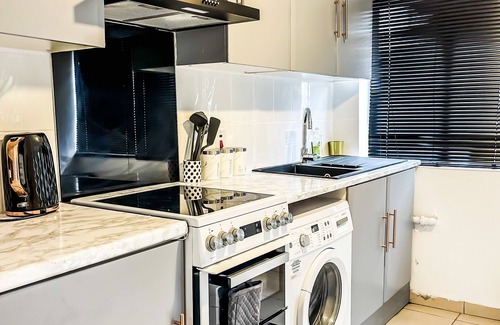 Shirley Casa | Stunning 3-bed House in London With Free Parking