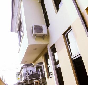 Lagos Casa | Stunning 3-Bed House in Lagos