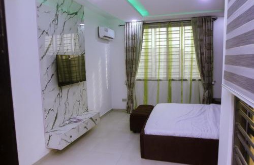 Lagos Casa | Stunning 3-Bed House in Lagos