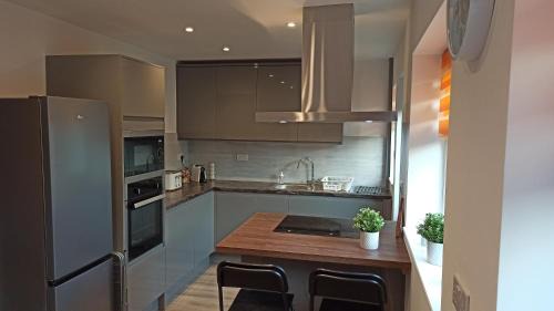Newark upon Trent Apartamento | Stunning 3 bed House sleeps 5-6, WiFi, OFF Street Parking in Nottingham close to M1