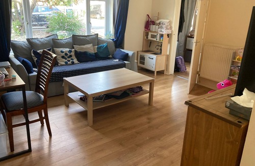 Cherry Hinton Casa | Stunning 3 -Bed semi detached House in Cambridge