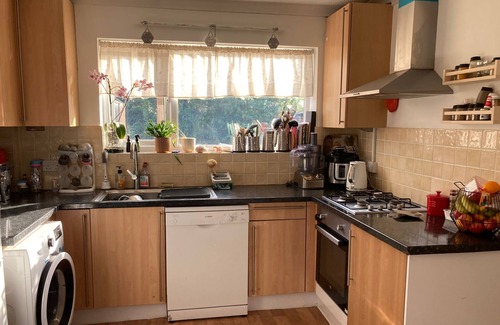 Cherry Hinton Casa | Stunning 3 -Bed semi detached House in Cambridge