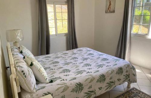 Saint Hilaire Casa | Stunning 3 Bed Villa Balcony & Sea View