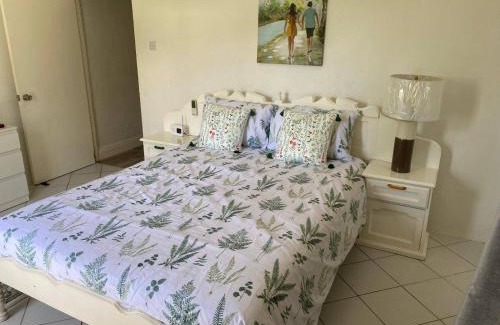 Saint Hilaire Casa | Stunning 3 Bed Villa Balcony & Sea View