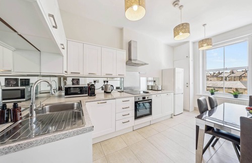 Frognal and Fitzjohns Apartamento | Stunning 3-bedroom apartment in Hampstead by StayStayStay