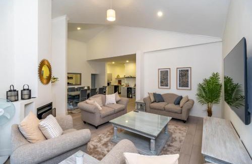 Harare Apartamento | Stunning 3 bedroom house near Harare Airport -2297