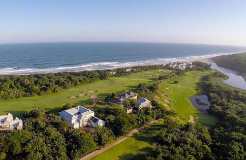 Prince's Grant Golf Estate Apartamento | Stunning 3 bedroom self catering apartment with private beach on a Golf Estate.