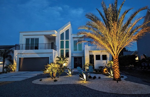 Ormond-by-the-Sea Casa | Stunning 3-bedroom Contemporary Catagory 5 Hurricane home in Ormond by the Sea