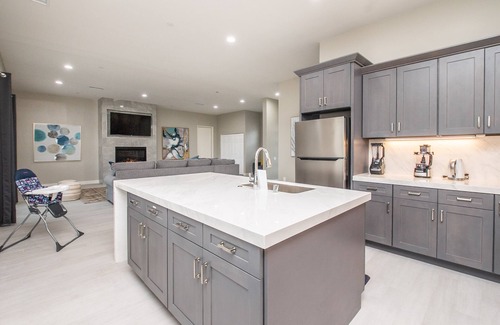Escondido Casa | Stunning 3 bedroom with Pool/Hot Tub/Game Room