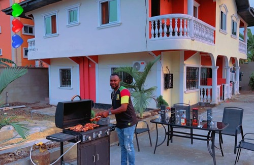 Limbe Casa | Stunning 3-bedrooms Guesthouse in Limbe Cameroon