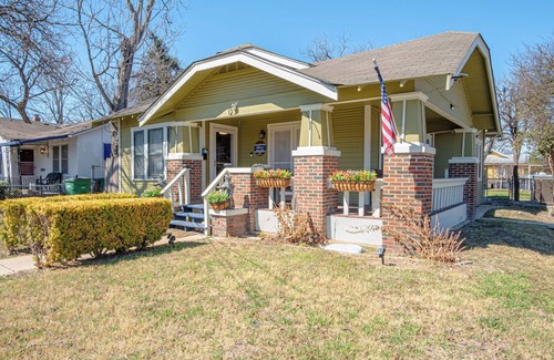 Denver Heights Cabaña | Stunning 3 BR Home Near DT Alamodome - Riverwalk
