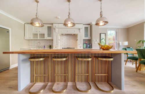 Wimbledon Apartamento | Stunning 3B2Ba Huge entertaining space and hottub!