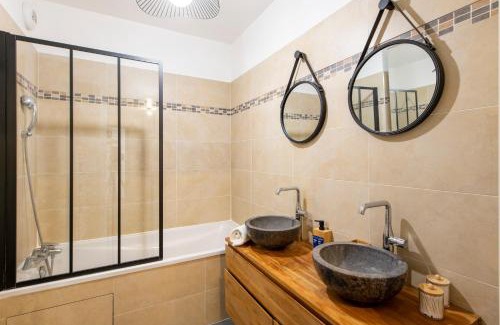 Issy-les-Moulineaux Apartamento | Stunning 3Bedroom Apartment with Garden in Prestigious Area I Eiffel Tower Within 15 Minutes' Drive