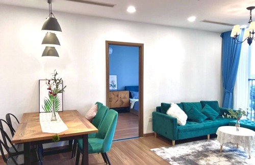 District 9 Apartamento | Stunning 3BR Firework & Scenic Pool Views D7 HCMC Family-sized