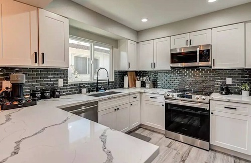 Rancho Oakey Casa | Stunning 3Br Home, 5 miles to Downtown LV & Strip1