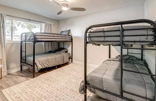Rancho Oakey Casa | Stunning 3Br Home, 5 miles to Downtown LV & Strip1