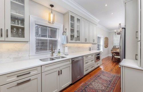 South of Broad Casa | Stunning 3BR Home on desired Tradd - 3 PARKING SPOTS
