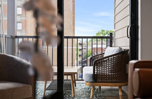 Shadyside Apartamento | Stunning 3BR Penthouse Suite| 2 decks| A+ Location