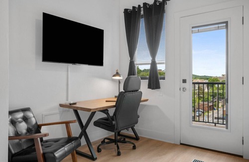 Shadyside Apartamento | Stunning 3BR Penthouse Suite| 2 decks| A+ Location