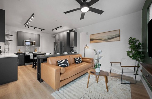 Shadyside Apartamento | Stunning 3BR suite| 2 private decks| A+ Location!